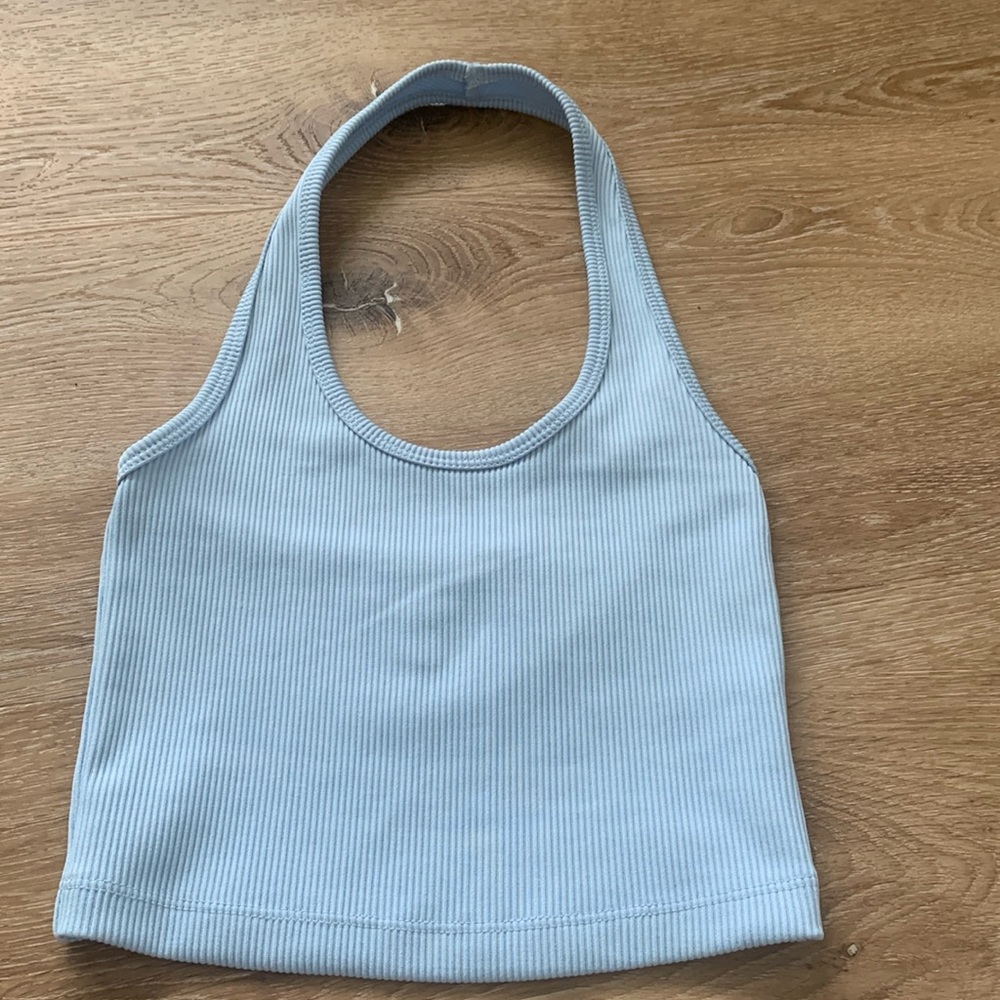 H&M women’s halter top size XS. Excellent condition. Baby blue